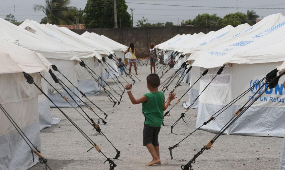 Refugiados no Brasil vêem futuro através de educação, saúde e esporte
