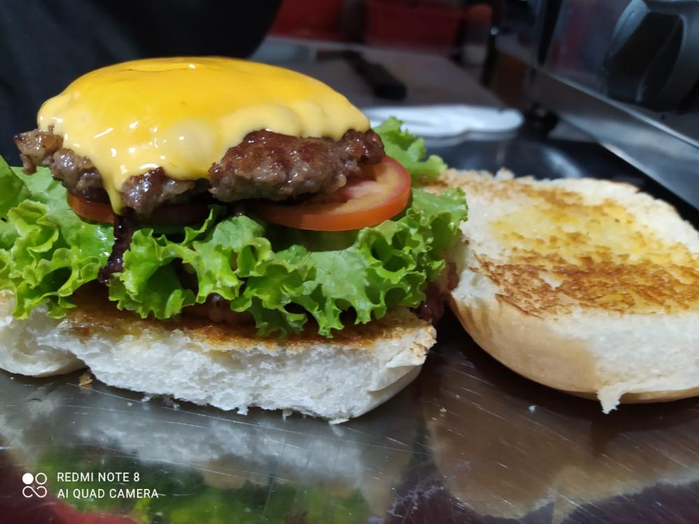 Deodápolis: Hoje é dia de se deliciar com os lanches do Almeida Burguer 