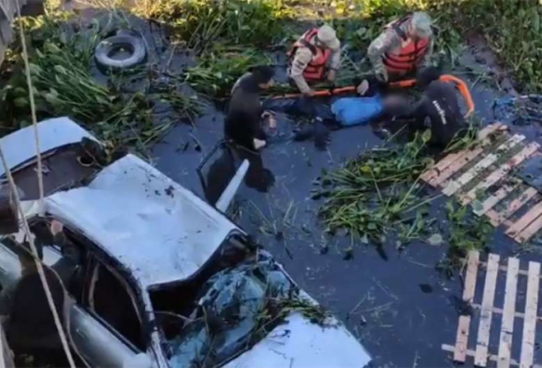 Acidente deixou duas pessoas mortas na madrugada de hoje - Crédito: Karlos Peña 