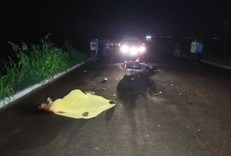 Motociclista morto após bater em plantadeira acoplada a trator - Crédito: Osvaldo Duarte/Dourados News 