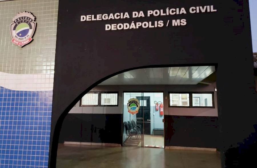 Mulher teve moto furtada no BNH 2º plano e depois a encontrou dentro do cemitério municipal em Deodápolis 