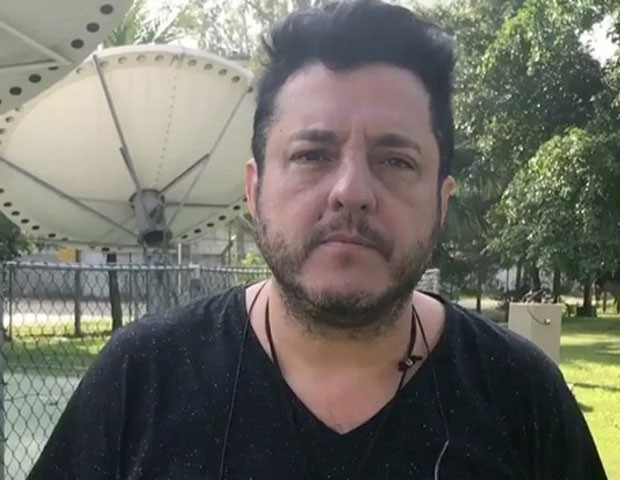 Avião de Bruno, da dupla com Marrone, faz pouso de emergência após turbina estourar