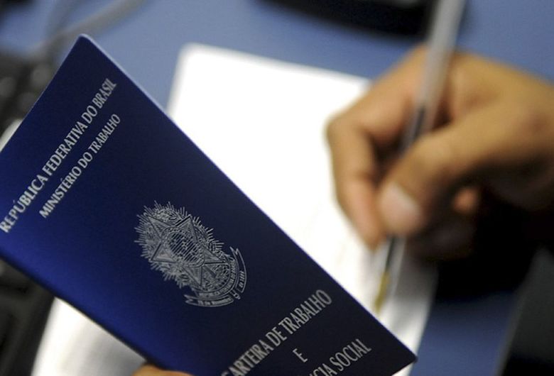 IBGE: Desemprego cai para 11,6% em novembro