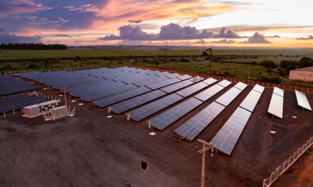 Sicredi Centro-Sul MS inaugura usina solar fotovoltaica para gerar energia para as 43 agências 