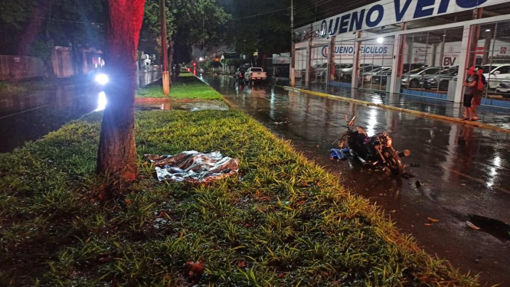 Vítima fatal é uma mulher que ainda não foi identificada; Fotos: Sidnei Bronka/Ligado Na Notícia