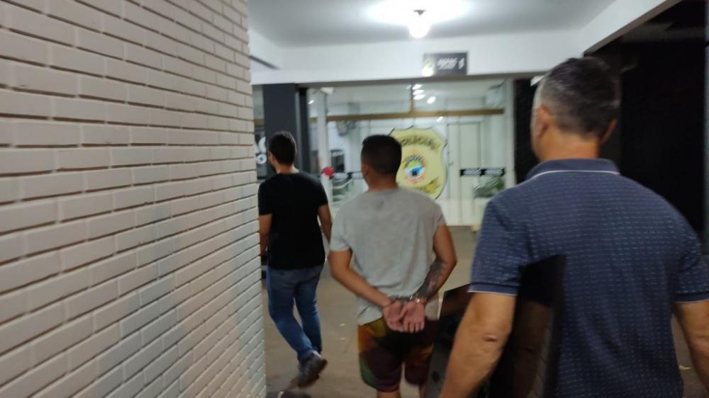 Roger chegando na Depac, em Dourados