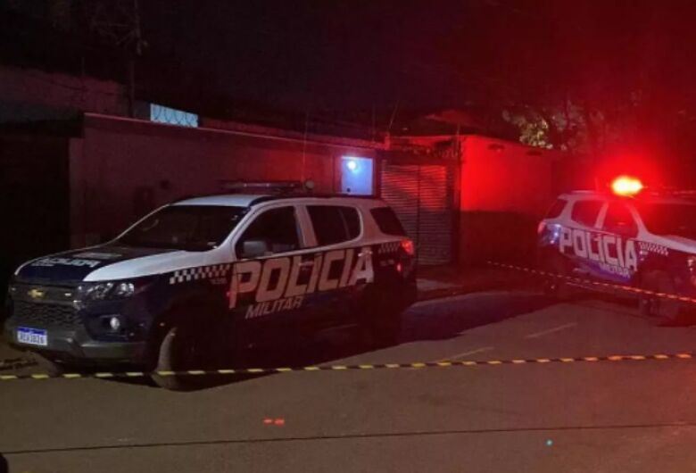 Homem morreu no local após tentar esfaquear policiais militares - Crédito: Divulgação/PMMS