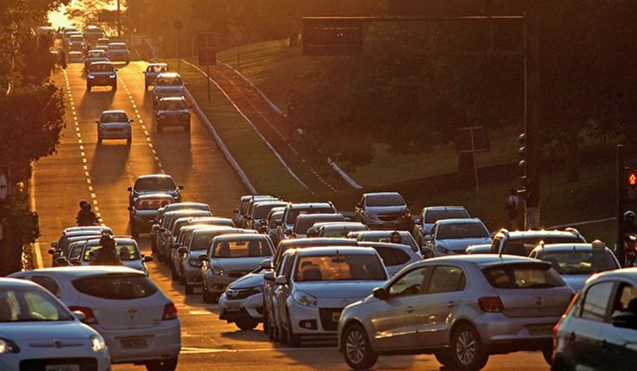 Julho é mês de licenciamento de veículos placas 5 e 6; confira o calendário