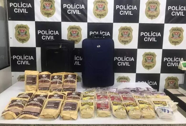 Droga era disfarçada em embalagens de produtos alimentícios. - Crédito: (Divulgação/Polícia Civil) 