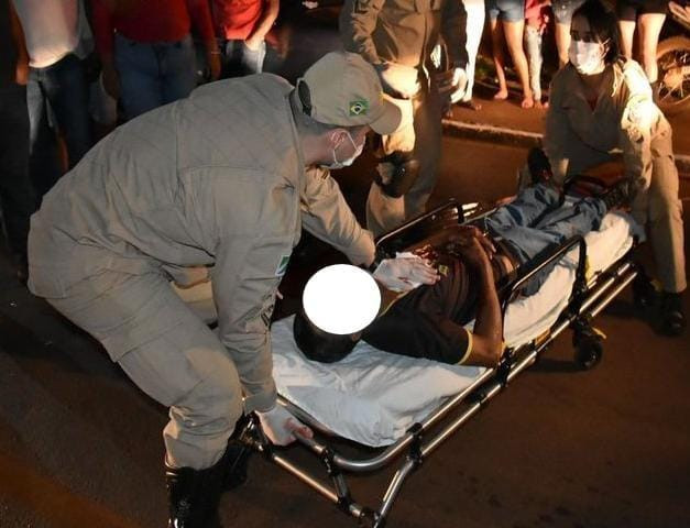 Vítima foi socorrida pelo Corpo de Bombeiros e levado ao hospital com paracada cardíaca; Foto: Maracaju Speed