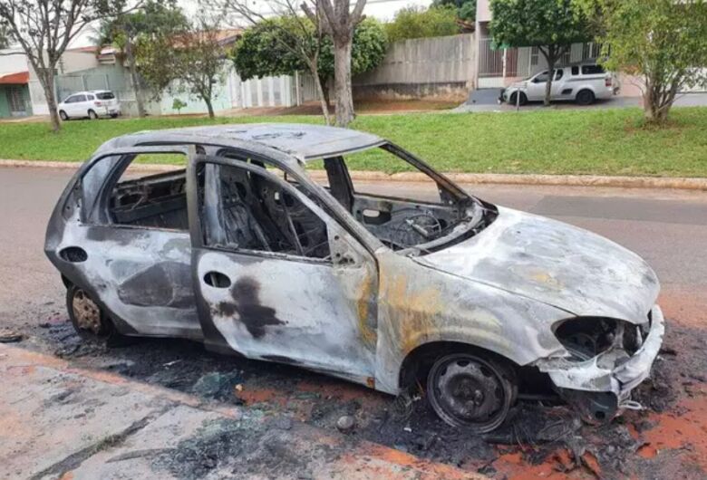 Veículo ficou totalmente destruído - Crédito: Ana Oshiro/Campo Grande News