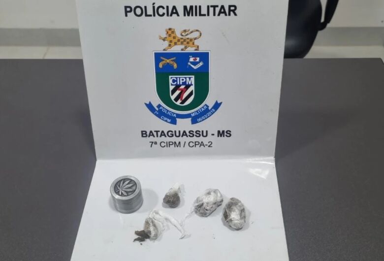 Homem foi preso e encaminhado à delegacia local - Crédito: PM/Divulgação