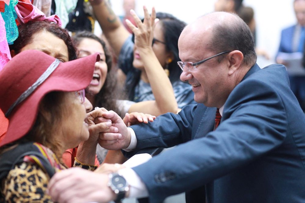 “Ao povo do meu estado minha eterna gratidão pela confiança e pelo apoio que me trouxe até aqui”. 