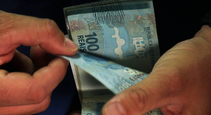 Salário mínimo que está valendo nesse começo de ano é de R$ 1.302, valor que foi fixado por meio de Medida Provisória; Foto: Agência Brasil