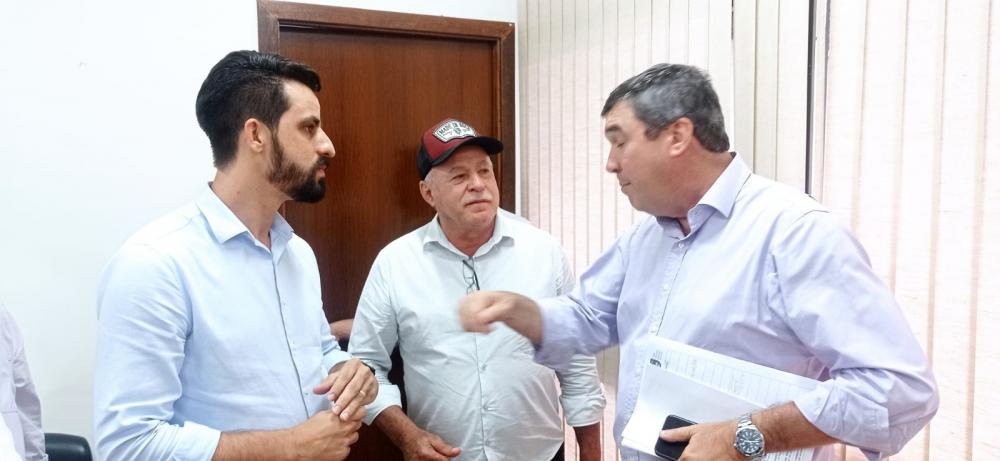 Prefeito Valdir Sartor se reuniu com o Governador Eduardo Riedel em agenda municipalista