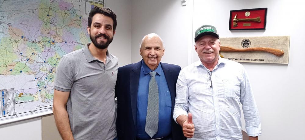 Prefeito Valdir e Secretário se reuniram com Deputado Londres Machado para solicitar emenda à APAE