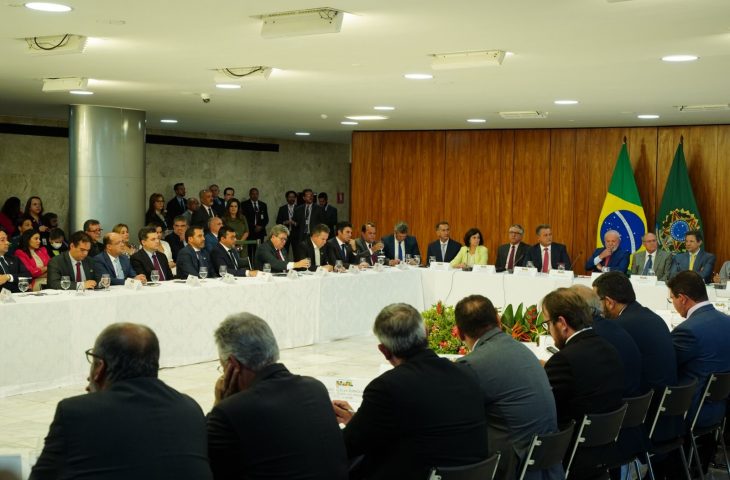 Governo participa de assinatura de novos decretos sobre saneamento em Brasília