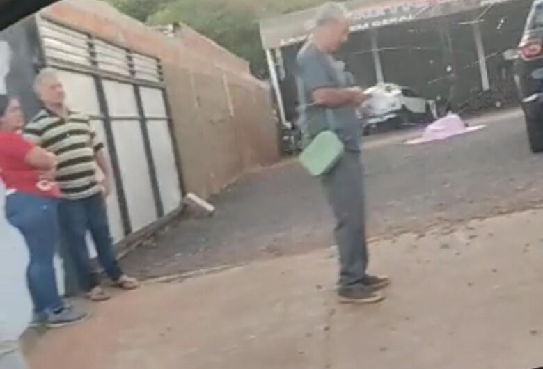 Duas pessoas são assassinadas próximo a lava-rápido na fronteira