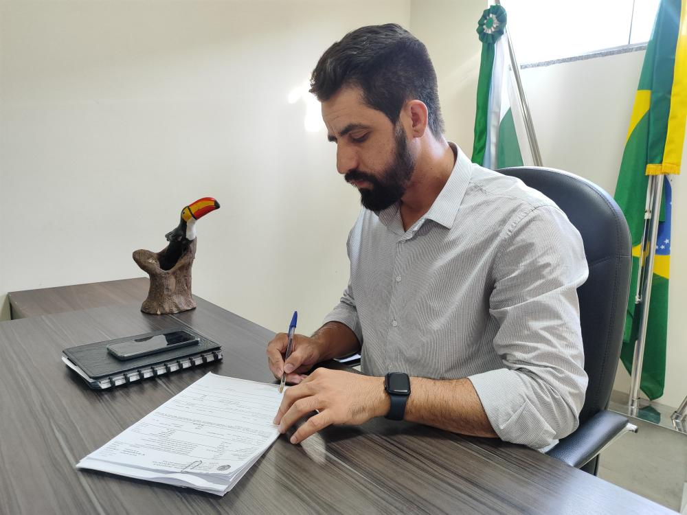 Secretário anuncia antecipação do salário de novembro e adiantamento do 13º até 15/12 para servidores