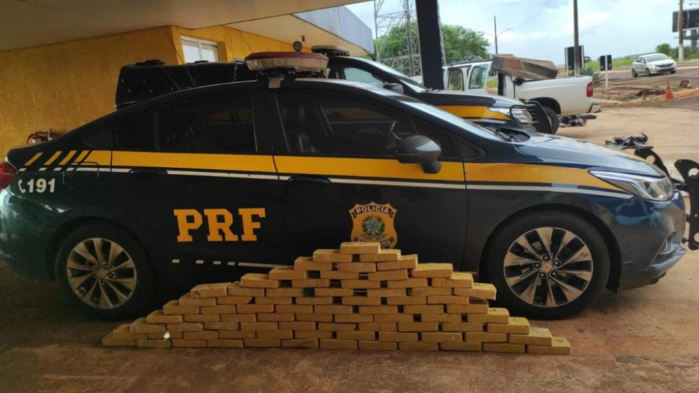 Douradense é preso pela PRF com mais de 80 quilos de cocaína na BR-463