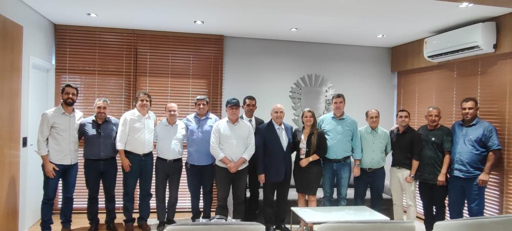 Prefeito Valdir Sartor lidera caravana em audiência com governador; Foram 13 milhões garantidos para projetos em Deodápolis