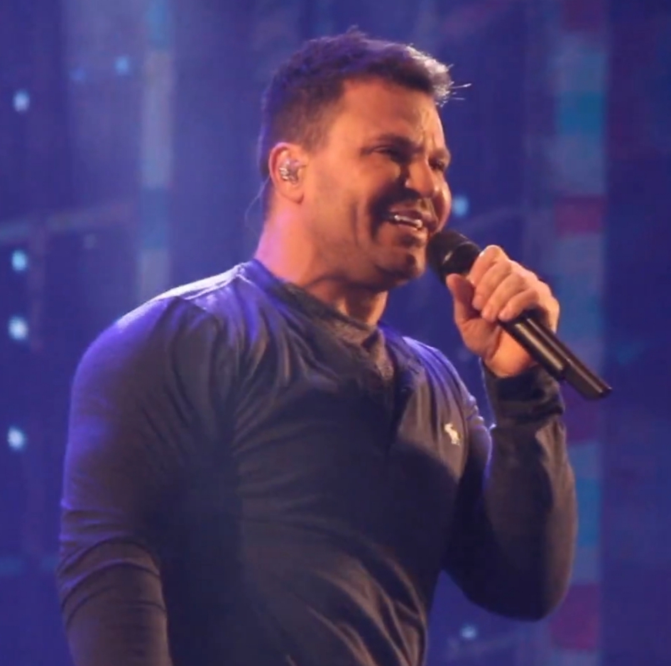 Hoje tem show com Eduardo costa no segundo dia da Expoad 2024