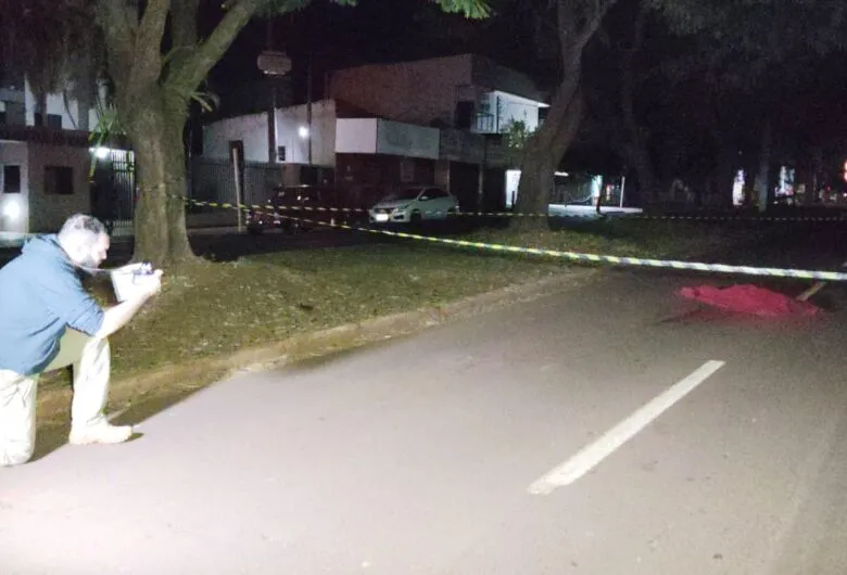 Homem atropelado na avenida Presidente Vargas, em Dourados - Crédito: Dourados News