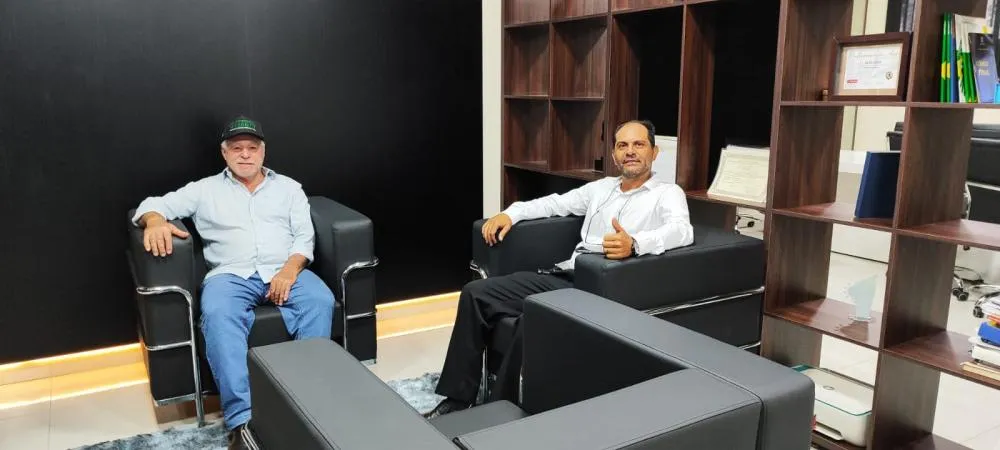 Juninho Anselmo, novo chefe do Detran em Deodápolis, visita prefeito Valdir Sartor