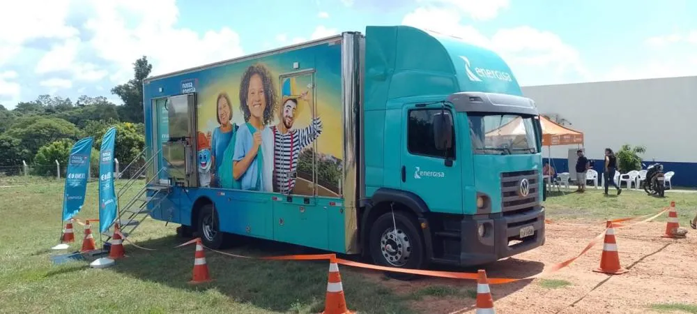 Deodápolis recebe serviços e sorteio de geladeiras com o Projeto Nossa Energia