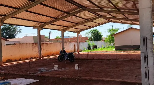 Obras do salão de jogos do módulo esportivo seguem em andamento em Deodápolis