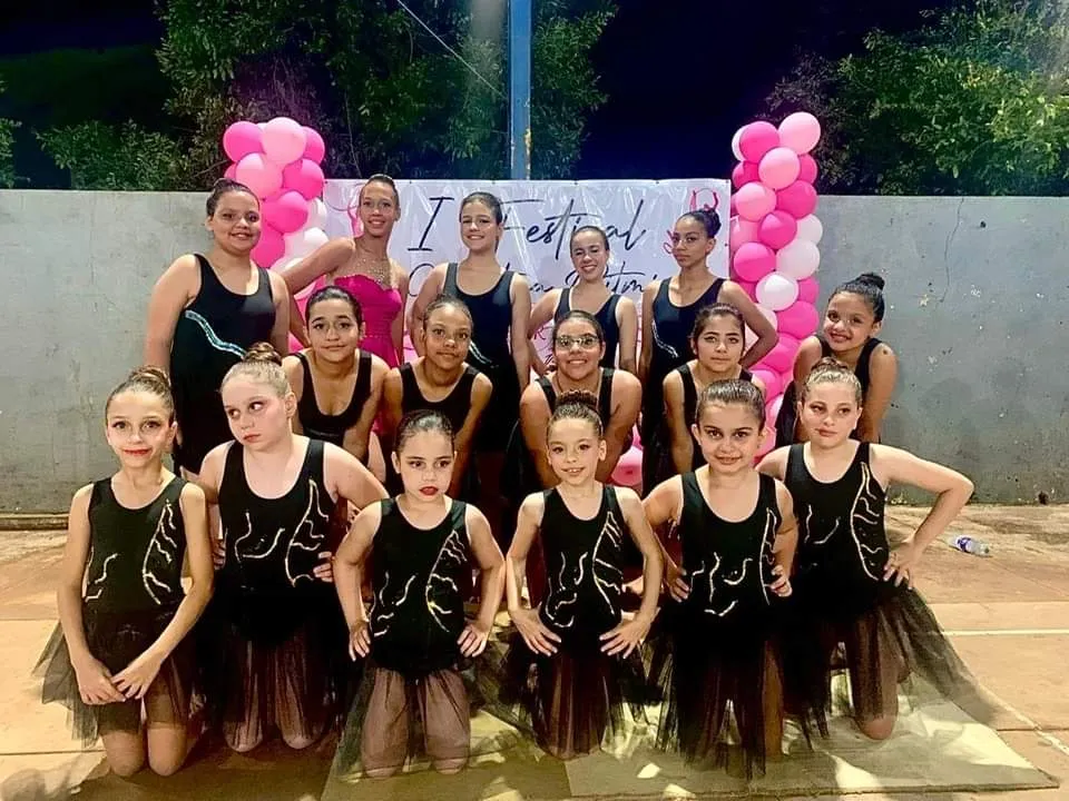 Ginástica rítmica se destaca na EE 13 de Maio, em parceria com a Academia Limit
