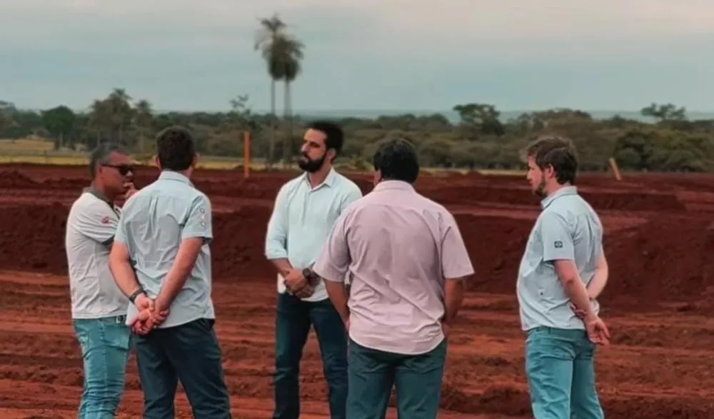 Prefeito eleito Jean Gomes visita empreendimento de R$ 30 milhões que vai gerar emprego e renda em Deodápolis