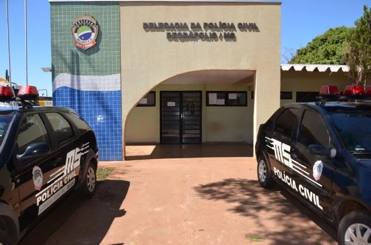 Homem é detido após ameaçar companheira com faca em Deodápolis