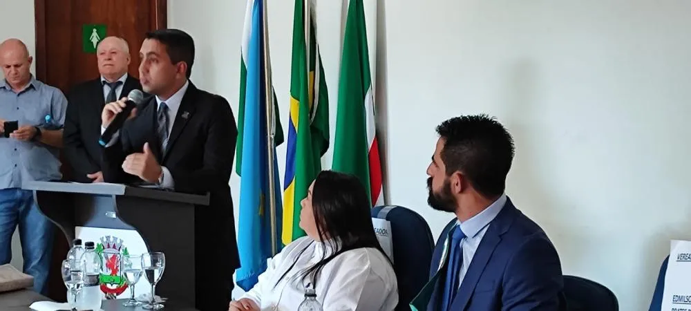 Vereador Juninho Lima assume presidência da Câmara de Deodápolis para o biênio 2025-2026