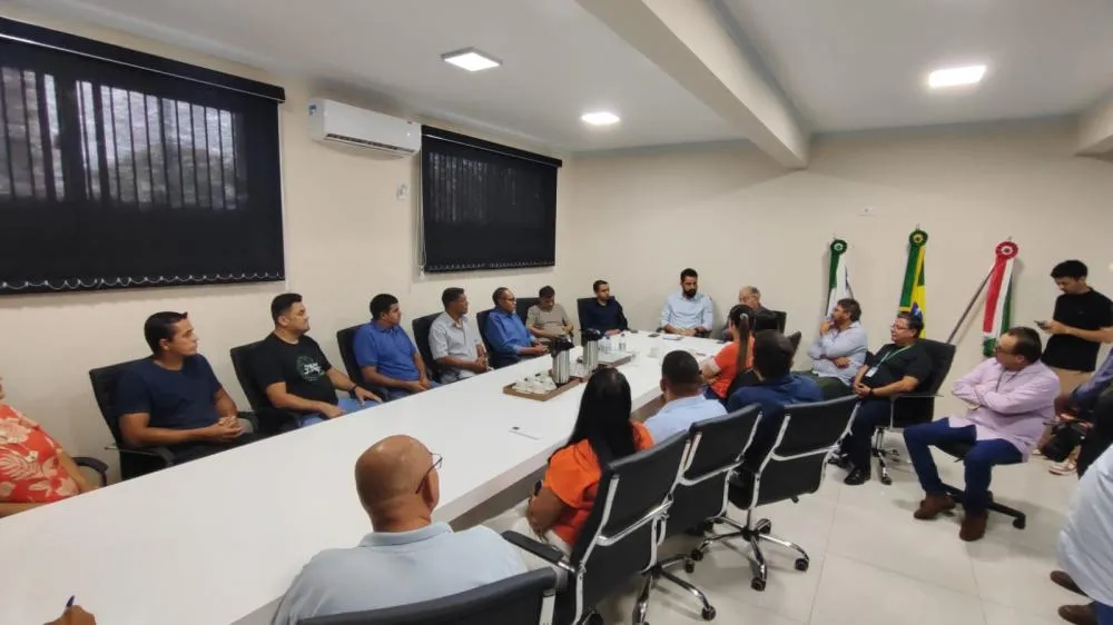 Presidente da Câmara, Vereador Juninho Lima, destaca compromissos firmados em reunião com Prefeito e Deputado Luis Ovando