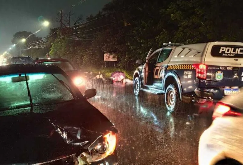 Motociclista morta ao bater em carro tinha 31 anos e estava grávida