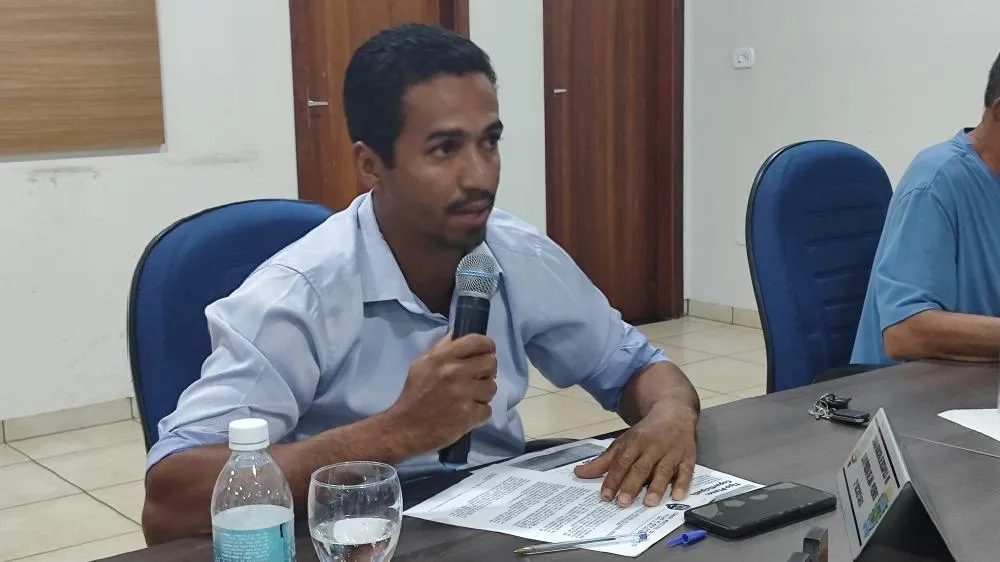 Vereador Elvis 'Pelinha' Solicita Reformas em praças, escolas e quadras de esportes nos distritos de Deodápolis
