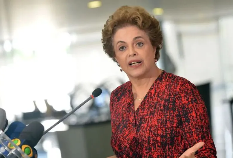 Dilma continua à frente do Banco do Brics por mais 5 anos