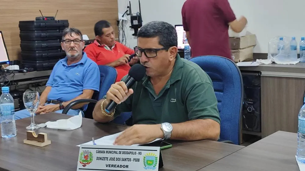 Vereador Donizete Policia solicita reforma da academia da Praça Adelaide Alves de Lima