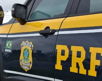 Condutor é preso com veículo roubado após fuga de 10 km na BR-376, em Deodápolis