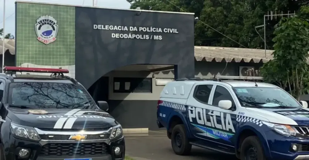 Companheiro é levado à delegacia após agredir mulher e ameaçá-la com faca em Deodápolis