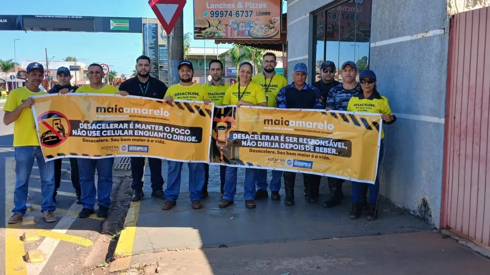 Prefeitura de Deodápolis promove blitz educativa com apoio de entidades pelo Maio Amarelo: Desacelere. Seu bem maior é a vida