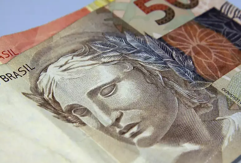 Brasileiros sacaram R$ 315 milhões em valores a receber em maio
