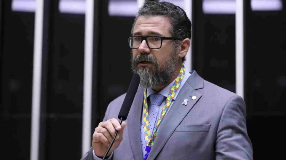 Pollon diz que é autista e que não entendeu o que acontecia para evitar suspensão por motim