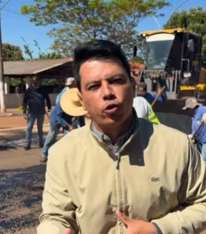 Prefeito Julio Buguelo anuncia ação de tapa-buraco no distrito de Guaçulândia