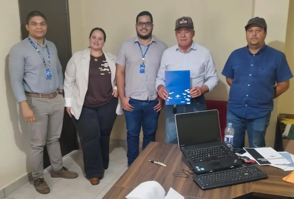 Reunião com o Sebrae discutiu contrato de inseminação bovina e fortalecimento da produção rural em Deodápolis