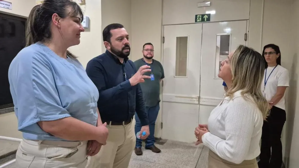 Lia Nogueira entrega equipamentos ao Hospital de Cirurgia