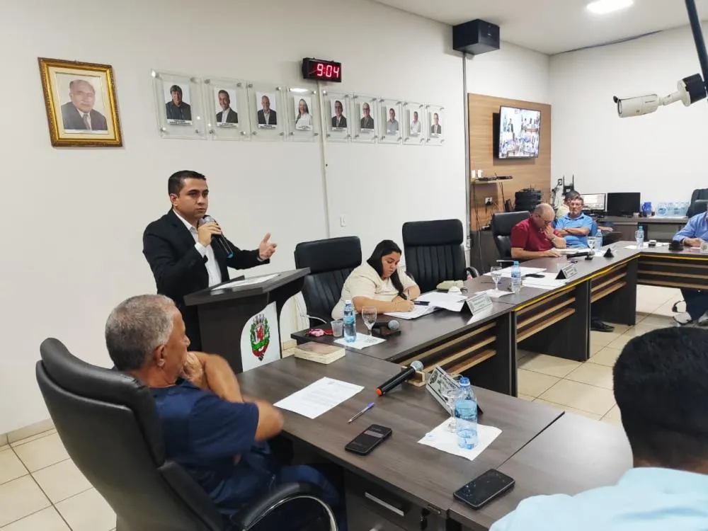 Vereador Juninho Lima destaca ordem de serviço assinada pelo prefeito Jean para asfalto em Lagoa Bonita