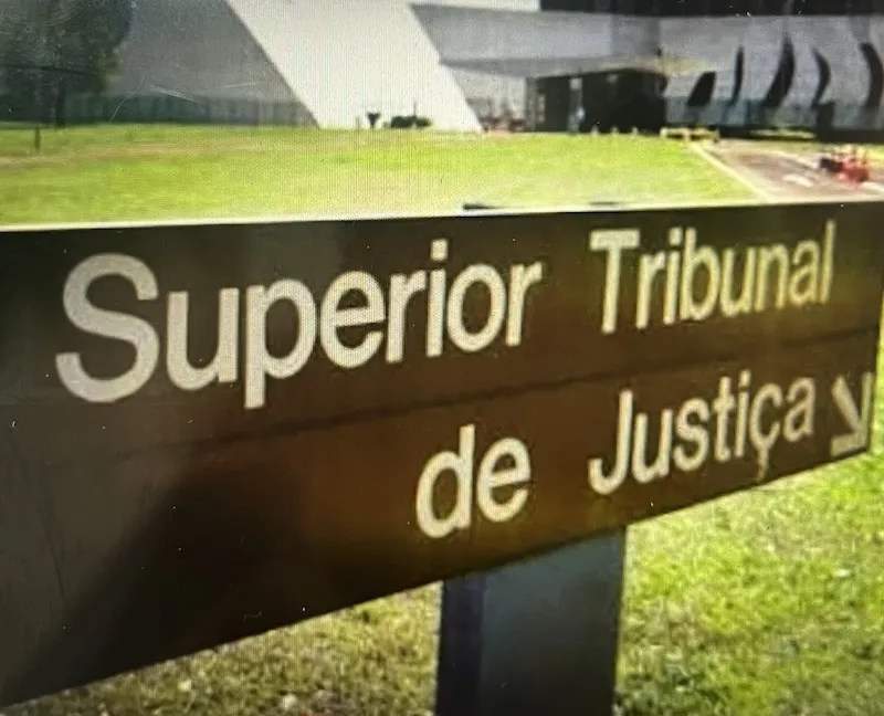 STJ barra prefeitos de usar redes pessoais para divulgar gestão