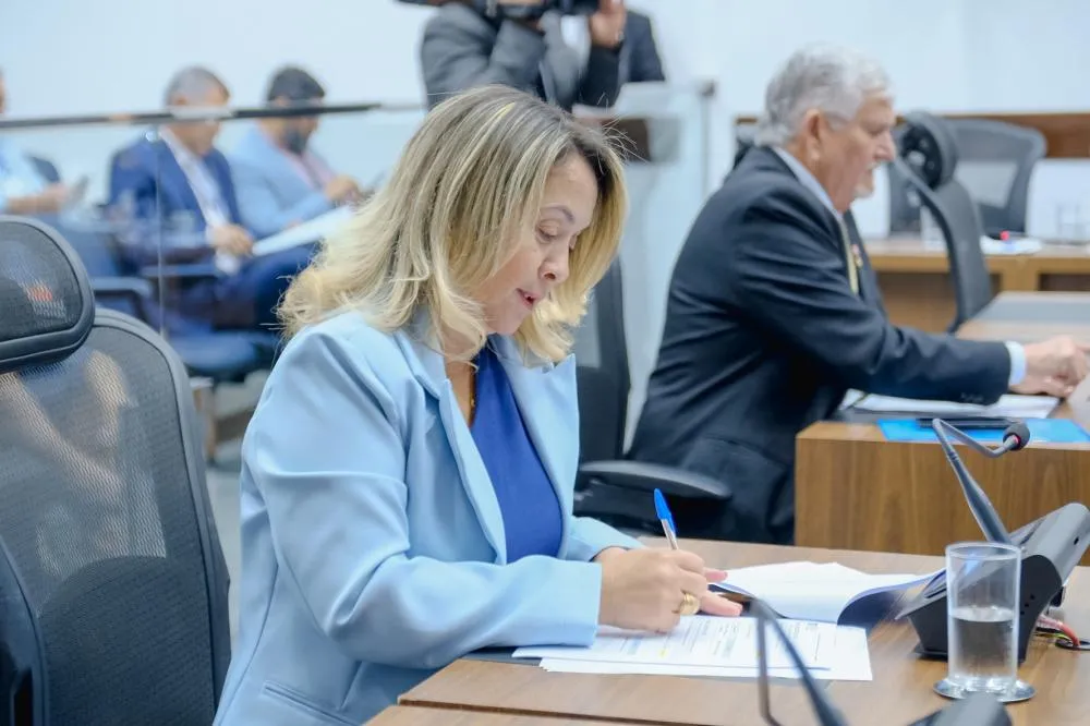 Lia Nogueira solicita recursos para garantir novo veículo à Saúde de Pedro Gomes